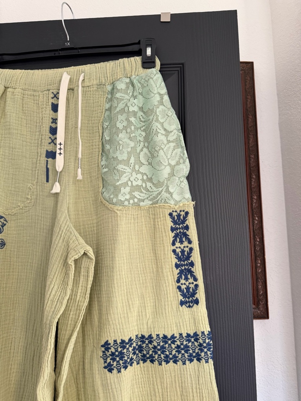 POL I'm So Fly Gauze + Lace Embroidered Slouchy Jogger Pants - Picture 3 of 10